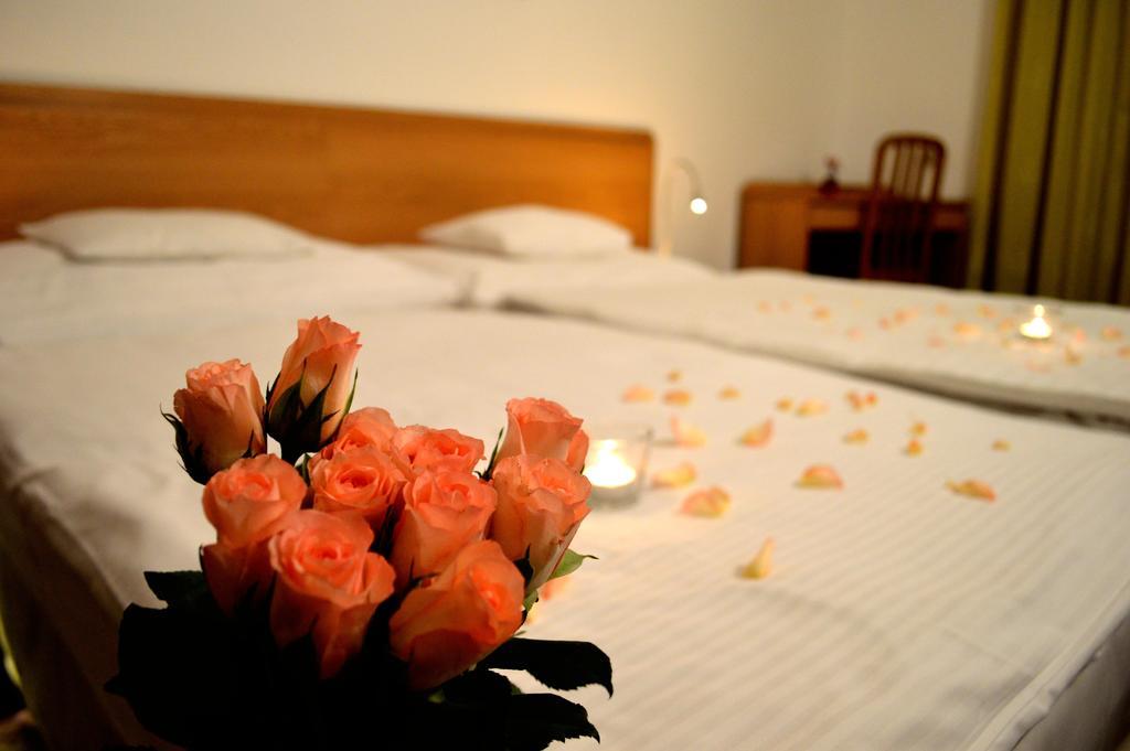 Hotel Mátrix Szeged Buitenkant foto
