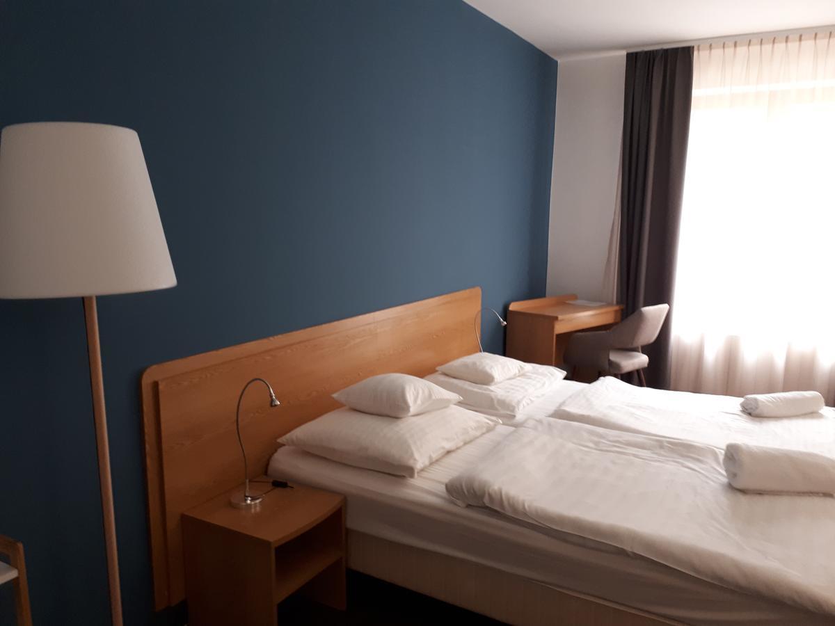 Hotel Mátrix Szeged Buitenkant foto