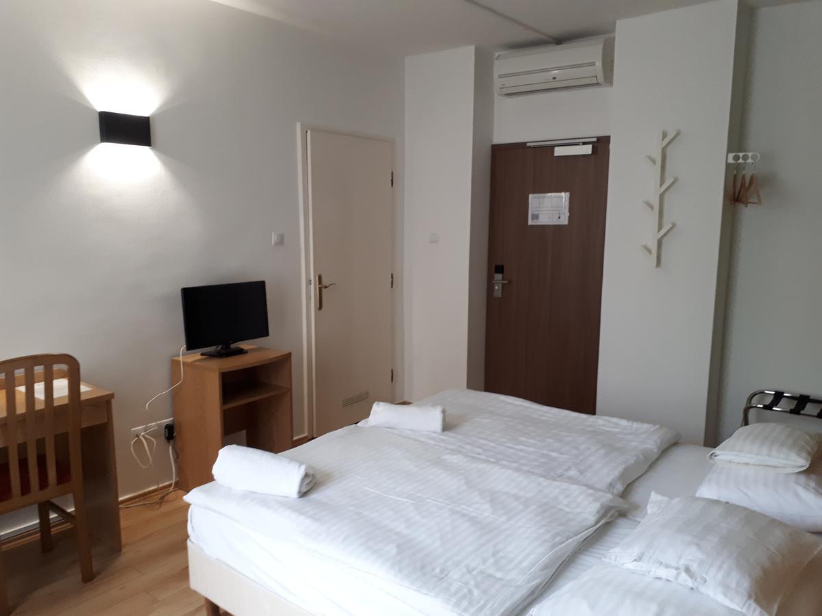 Hotel Mátrix Szeged Buitenkant foto
