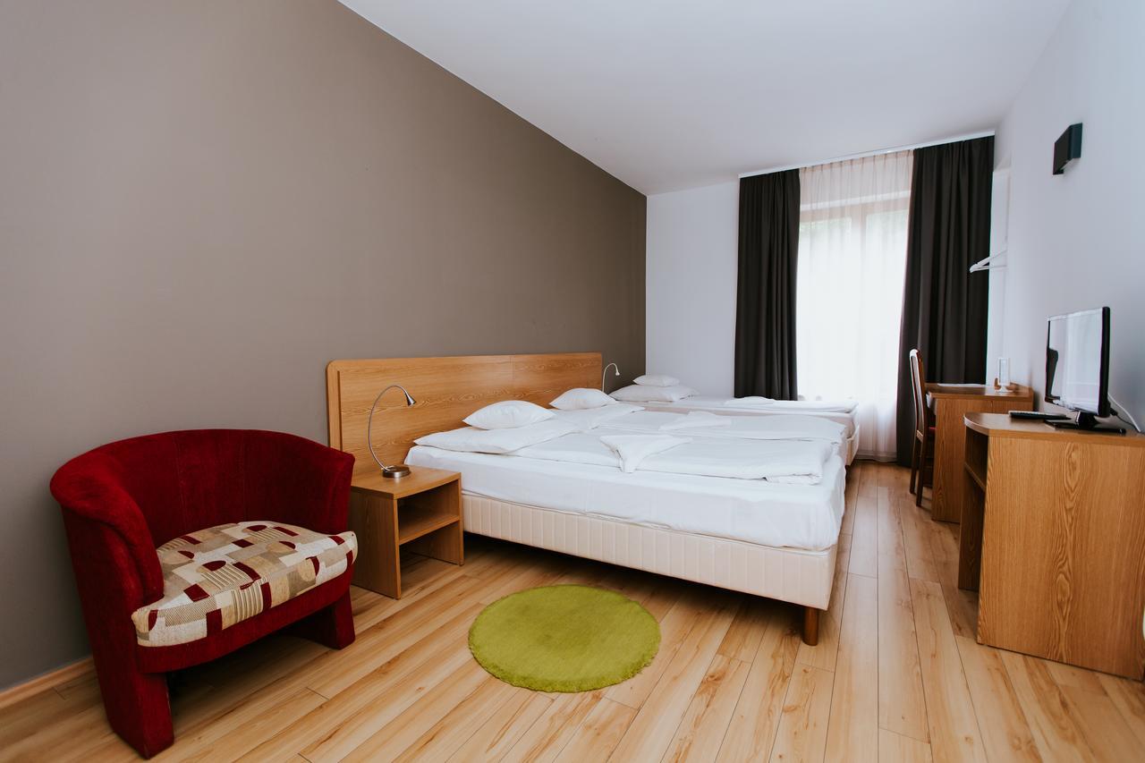 Hotel Mátrix Szeged Buitenkant foto