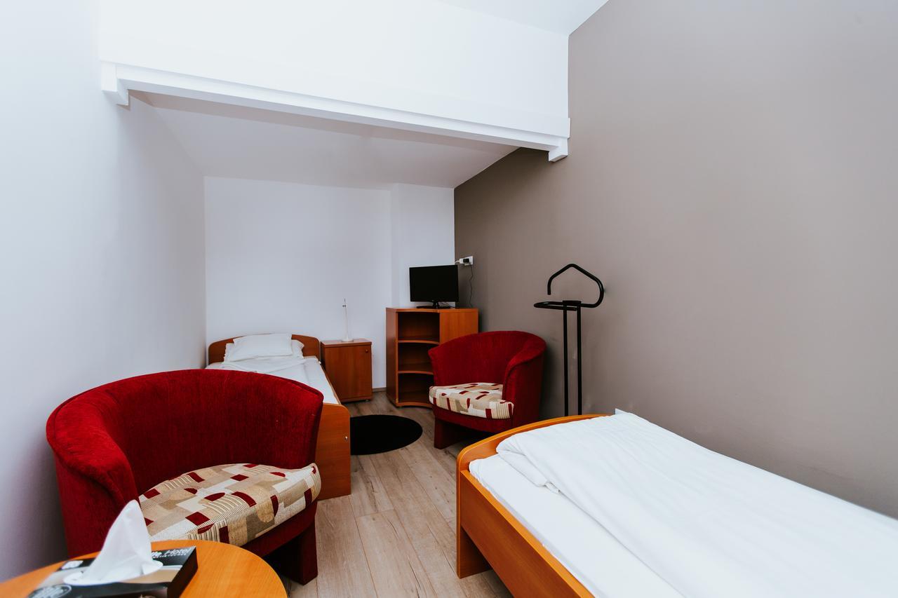 Hotel Mátrix Szeged Buitenkant foto